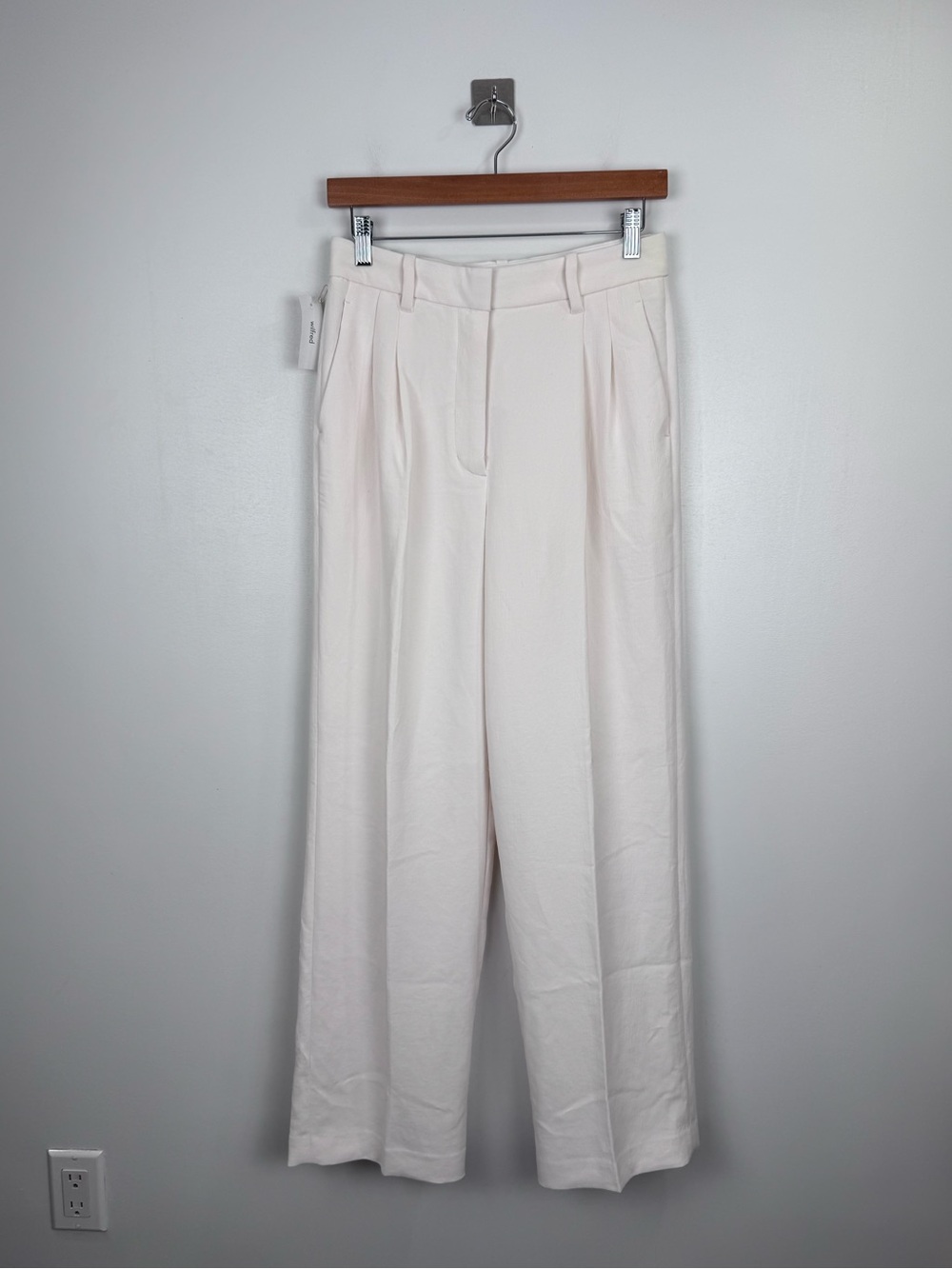 NWT Aritzia Women Effortless Light Birch Pant Size 6 *flawed